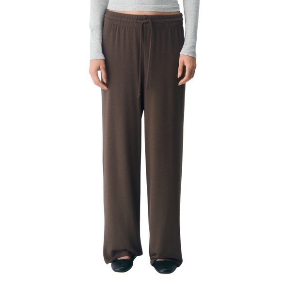 Aritzia Pants - Aritzia TNA Recharge Pant - BRAND NEW